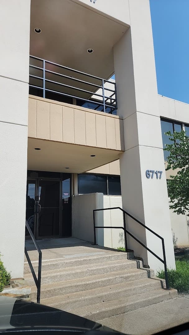 Brad M. Hayes, DC - Photo 1