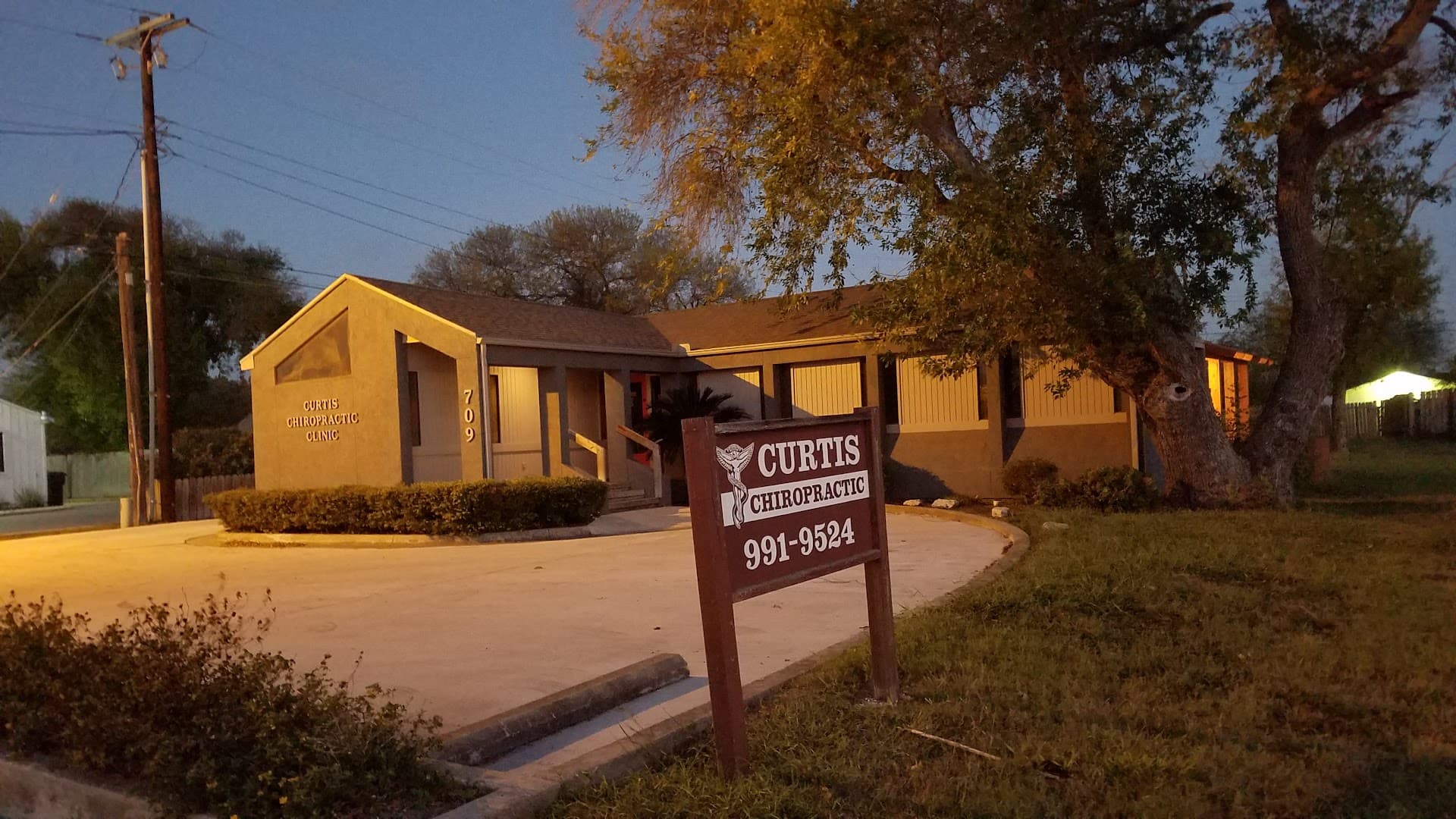 Curtis Chiropractic Clinic - Photo 1