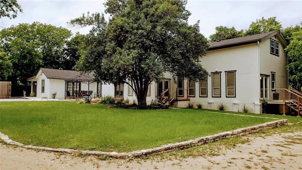 Cynthia J. Schade, DC - Photo 1