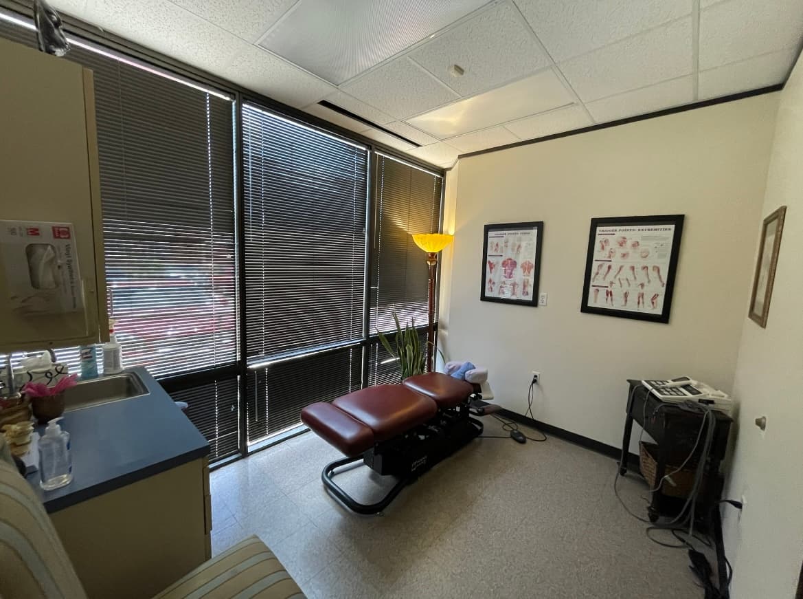 Smart Spine and Joint - Photo 1