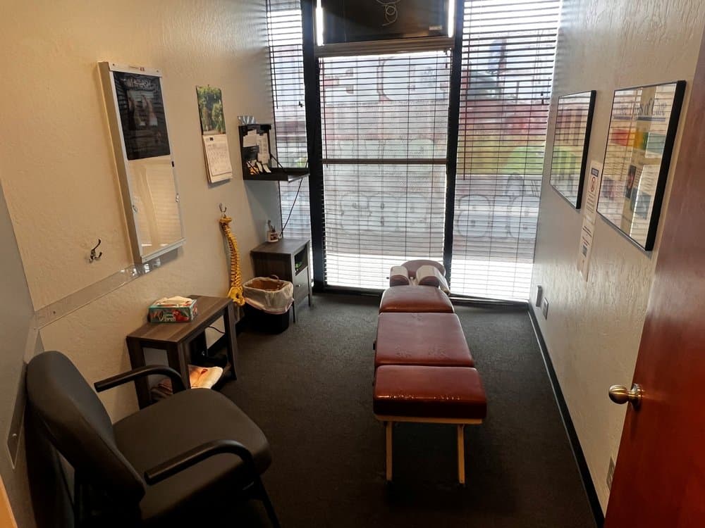 Back & Neck Pain - Photo 1