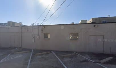 Bronson Lester - Photo 1