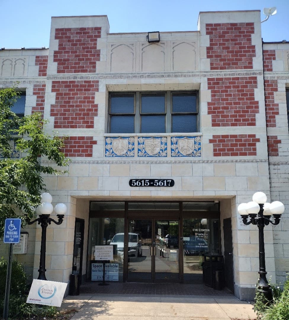 Central West End Chiropractic Health and Wellness Center - Photo 1