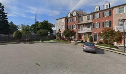 Dr Lenny Roberts - Photo 1