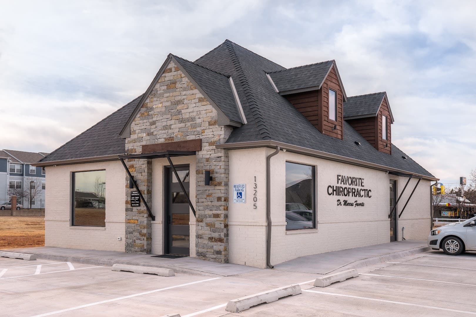 Favorite Chiropractic - Photo 1