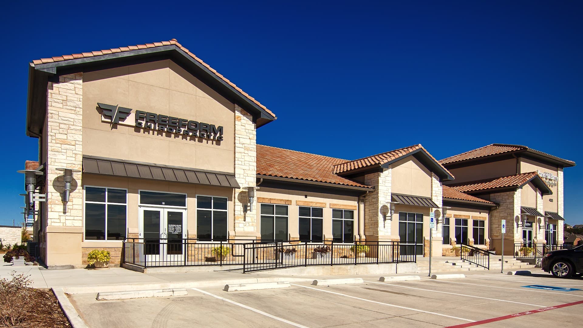 FreeForm Chiropractic - Photo 1