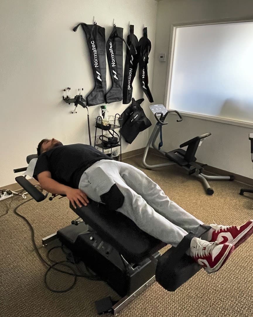 Hands of Health Chiropractic - Photo 1