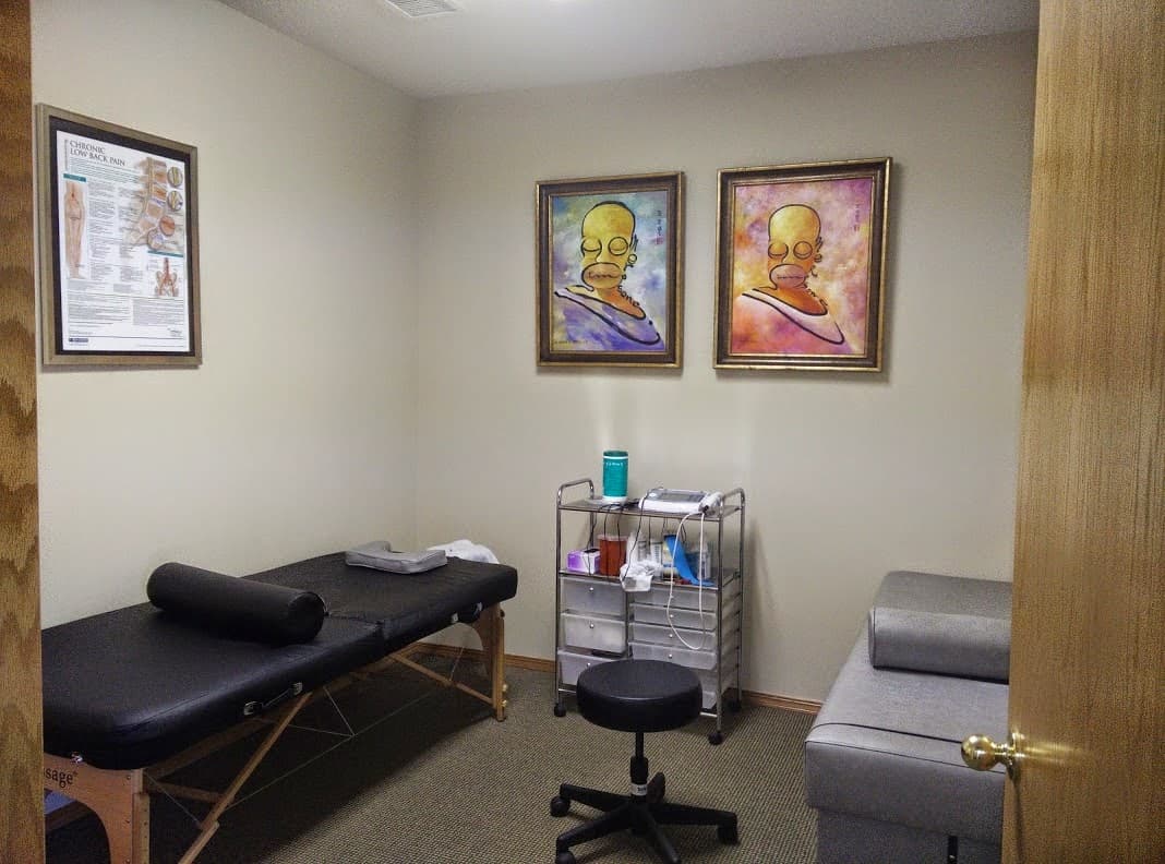 Huynh Chiropractic and Acupuncture - Photo 1
