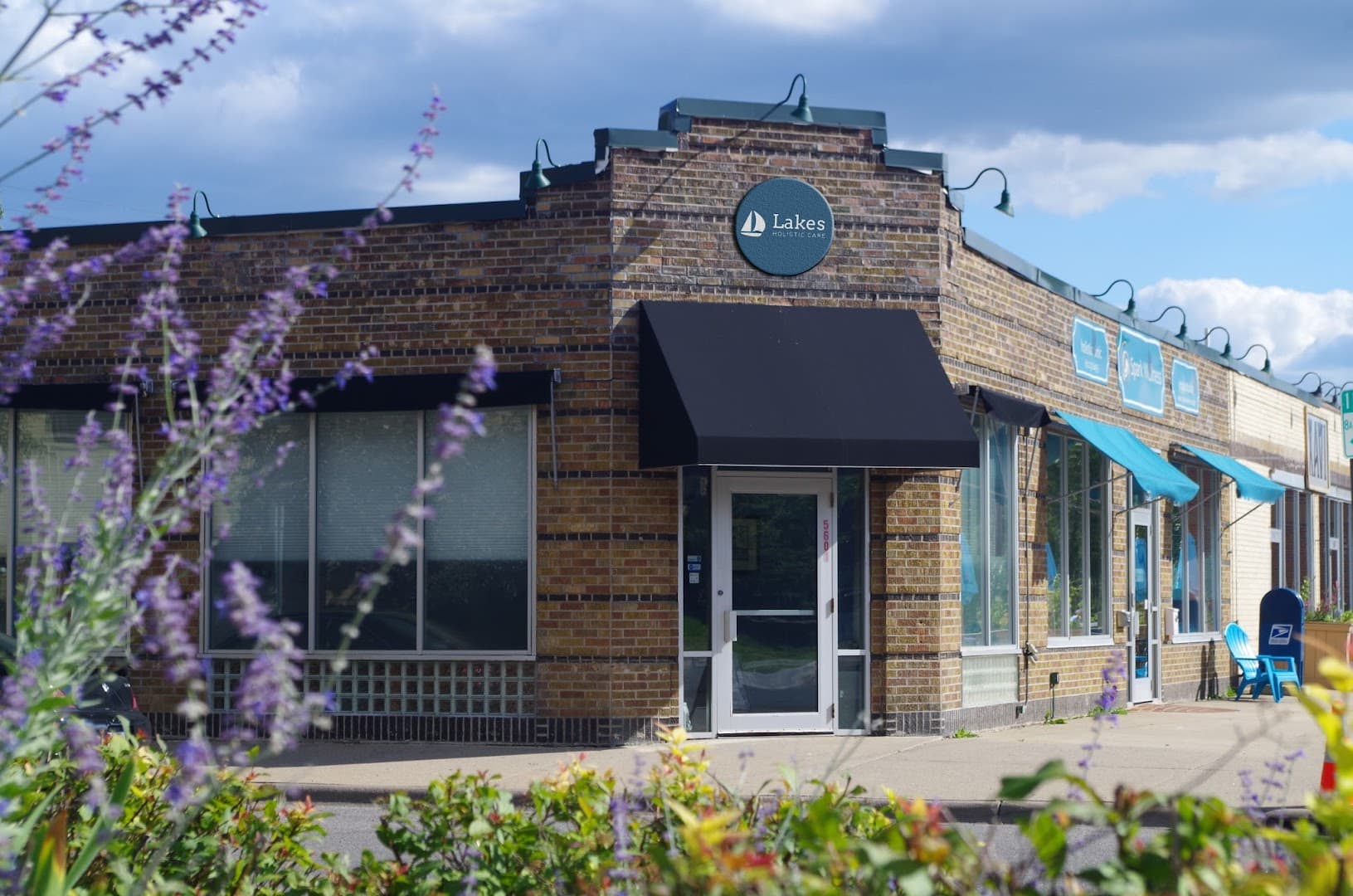 Lakes Holistic Care - Chiropractic, Massage, Acupuncture - Auto Injury - Photo 1