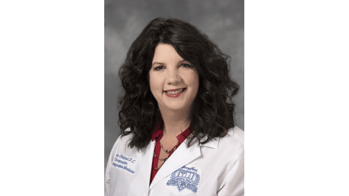 Linda E Holland, DC - Photo 1