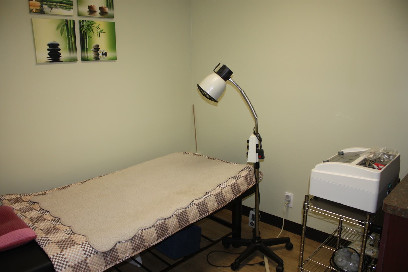 One Healthcare Clinic Chiropractic & Acupuncture - Photo 1