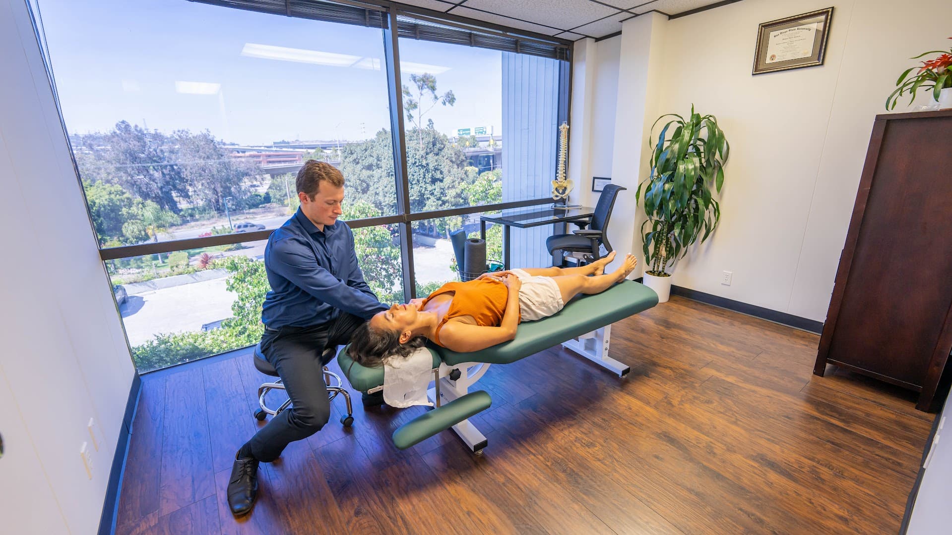 Premium Chiro - Photo 1