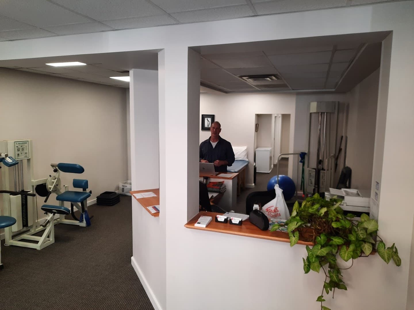 Thomas Pierce D.C. - Photo 1